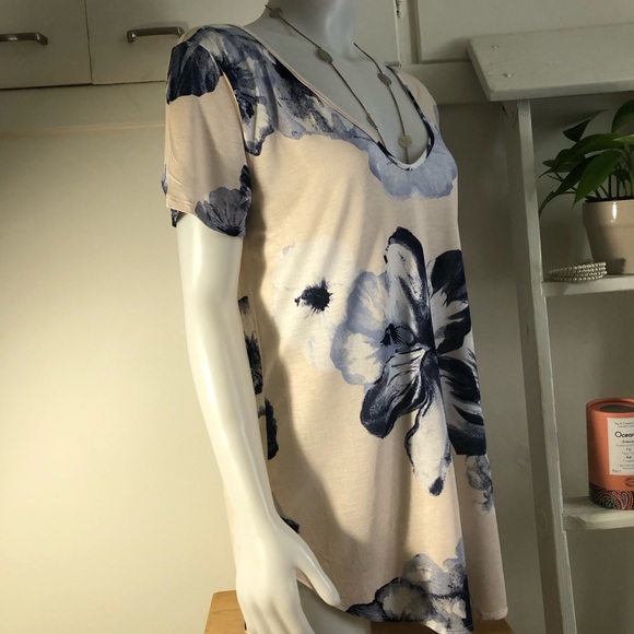 Chandail manche courte très féminin 👌❤️ - Picture 7 of 13